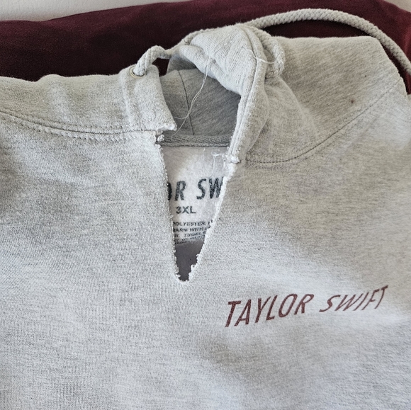 Taylor Swift Official Store Red (Taylor's Version) Hoodie 3X - Picture 3 of 6